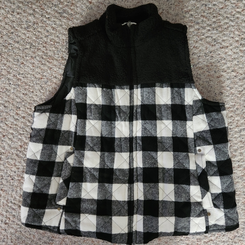 Two Maurices Plaid Vests Size 2X - Pre-owned - Black Red White